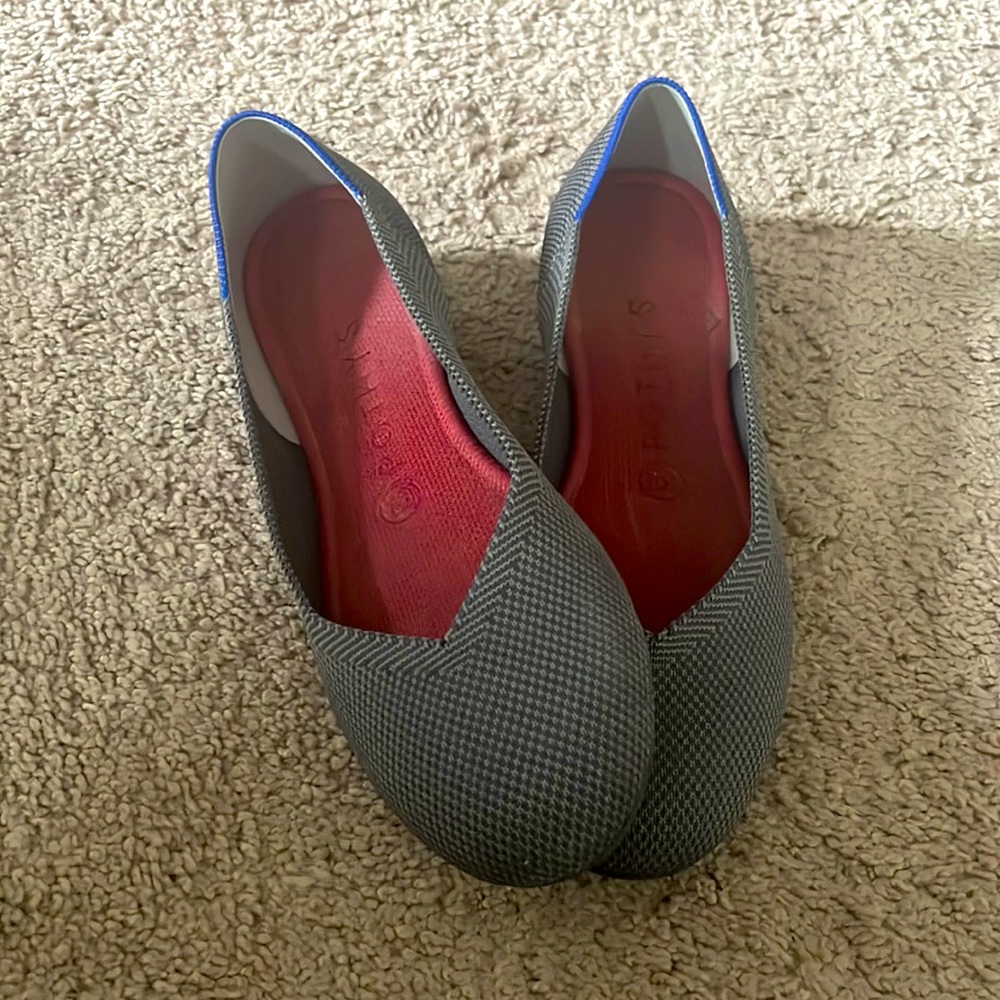 Rothy’s - worn twice - Charcoal round toe